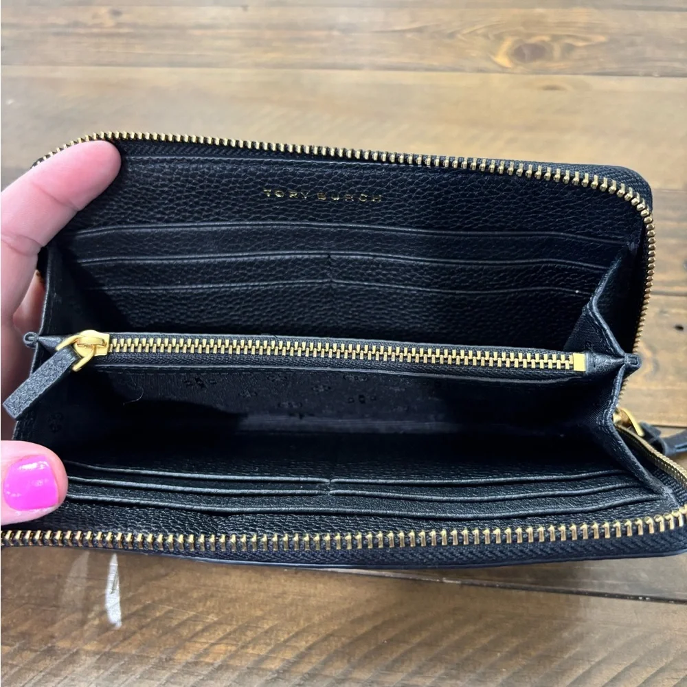 Tory Burch Britten Continental Zip Wallet in Black Leather